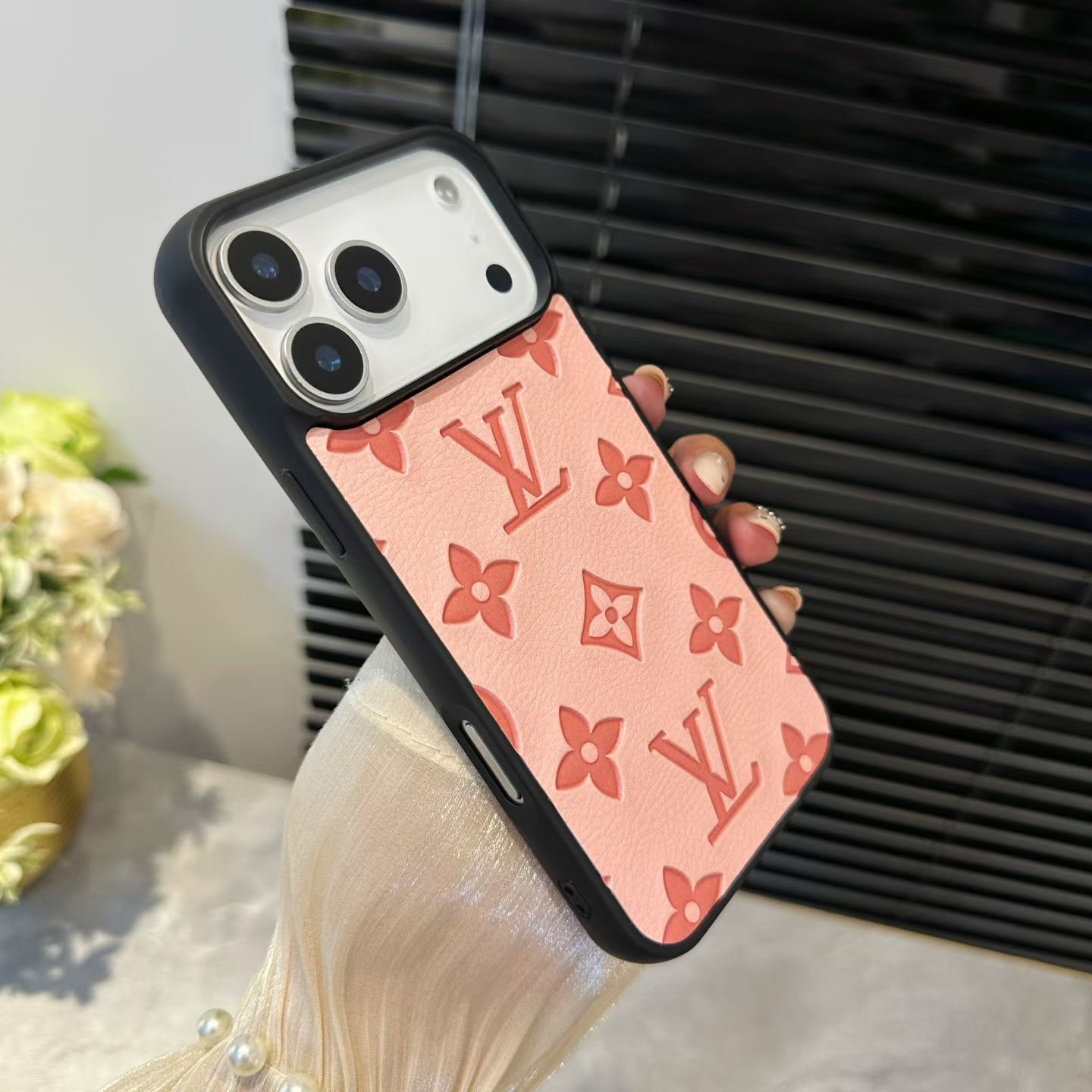 Louis V Luxury Phone Case For iPhone 17/ 16 / 15 / 14